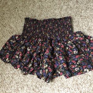 Natural Life Daisy Skort - black floral
